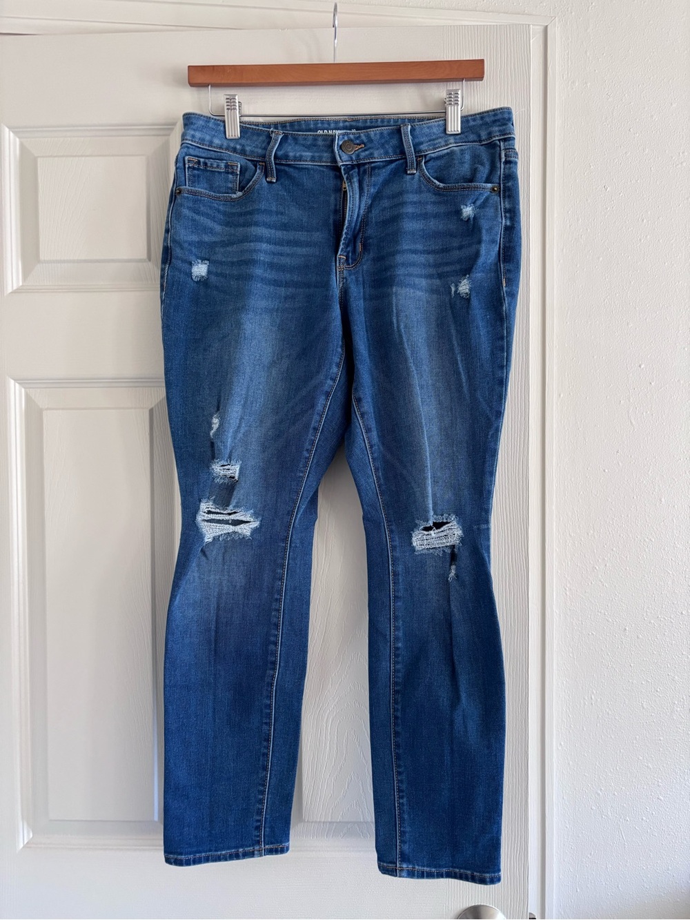 Old Navy Women’s Skinny Ripped Blue Jeans